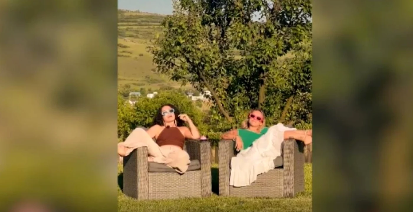 Două românce, alese din peste 16.000 de candidați pentru o aventură de o lună în jurul lumii