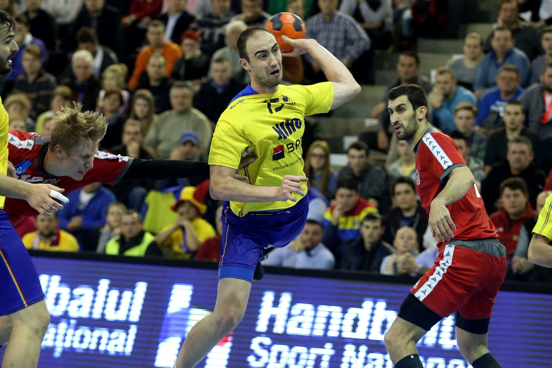
    Valentin Ghionea a fost unul dintre jucătorii de bază și ai naționaleiFoto: sportpictures.eu  