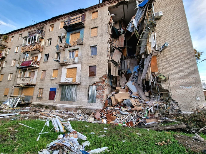 Bloc distrus de bombardamente în Ucraina FOTO Radu Hossu