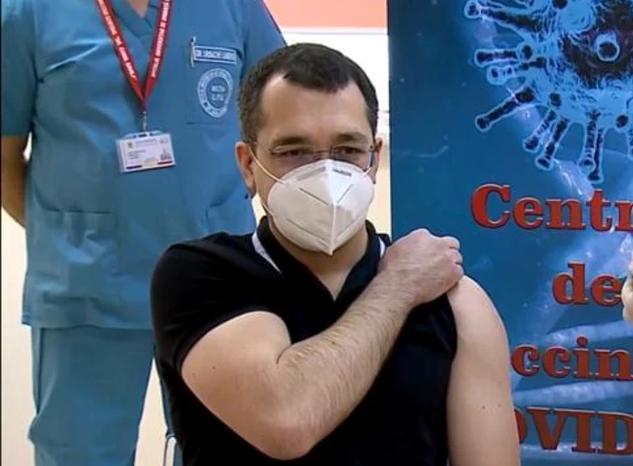 Vlad Voiculescu suține că România va primi 7 milioane de doze de vaccin în două luniFoto: Facebook Vlad Voiculescu