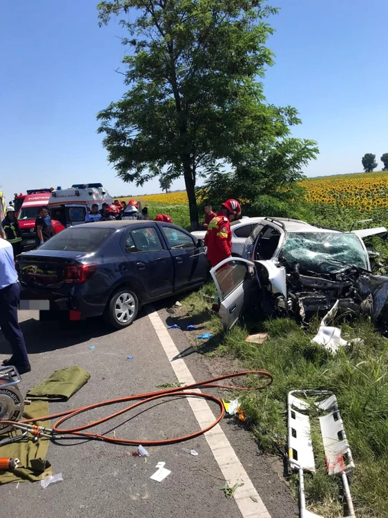 Ultimul accident petrecut pe DN2 Urziceni-Bucureşti a avut loc pe 29 iunie. Patru persoane şi-au pierdut viaţa FOTO ISU Ialomiţa