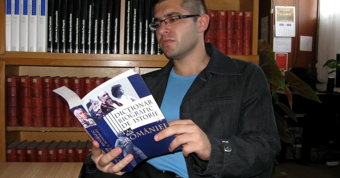 Târgovişte: O carte despre simboluri la Biblioteca Judeţeană