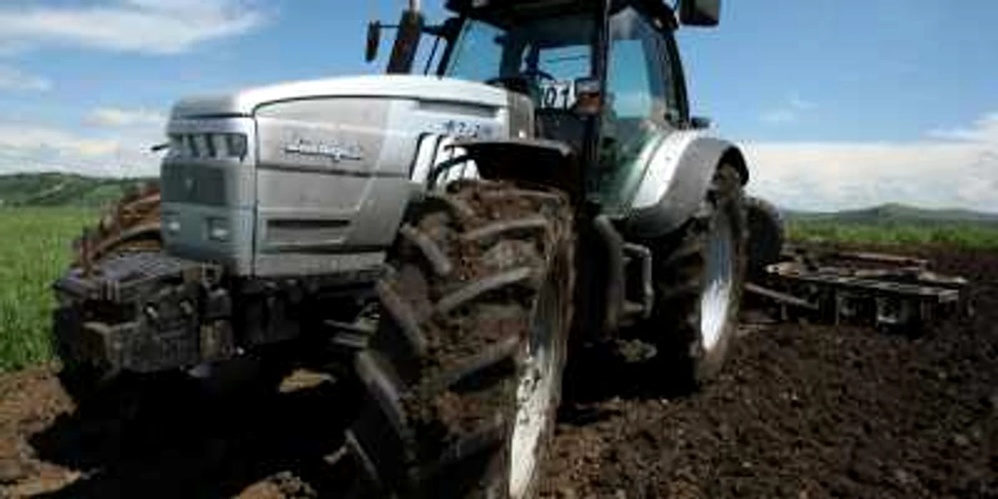 Într-un judeţ cu peste 20 de agenţii care teoretic se ocupă de agricultură, este nevoie de intervenţii externe pentru accesarea de fonduri UE