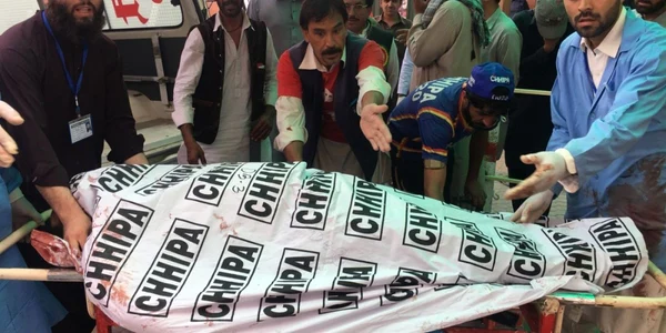 Atentat sinucigas in fata unei sectii de votare din Quetta Pakistan FOTO EPA-EFE