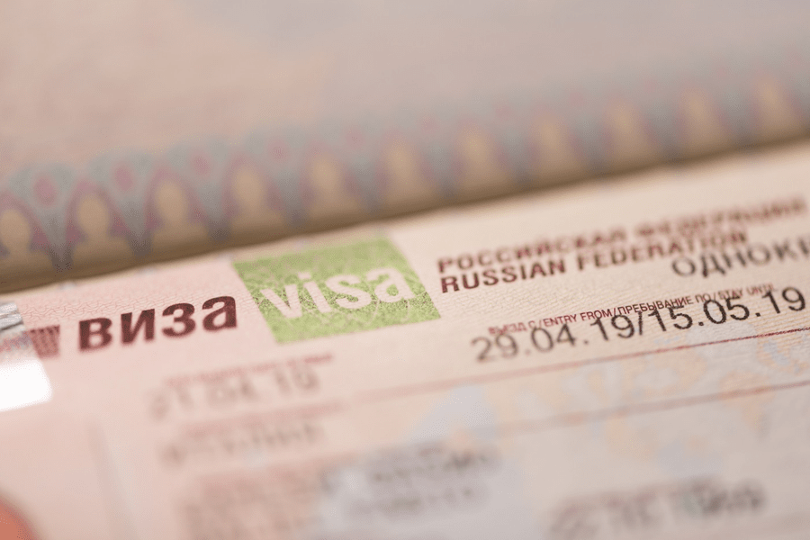 Financial Times: UE se pregătește să suspende acordul cu Rusia privind acordarea vizelor