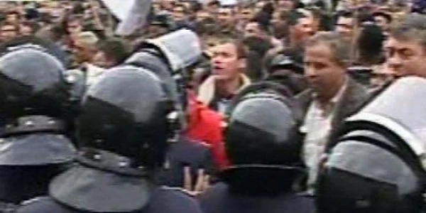 Bucureşti: VIDEO Băsescu le-a spus fermierilor: 'Bugetul nu are bani acum'