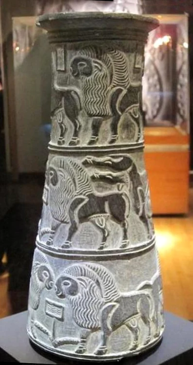 Vază creată de civilizația Jiroft (© Wikimedia Commons)