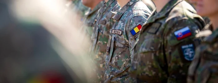 Fosta iubită a unui militar, după ce a fost terorizată, s-a aruncat din mașină ce rula cu 110 km/h.