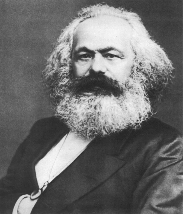 „Am înţeles destul de târziu că definiţia dată de Marx ideologiei se 
potriveşte mult mai bine regimurilor comuniste decât celor liberale.”