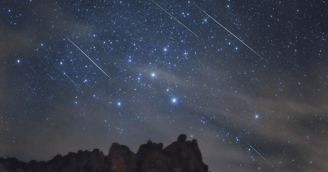 Două roiuri de meteori ajung la apogeu. Spectacol pe cer în noaptea de joi spre vineri