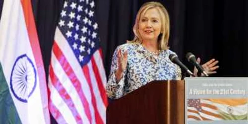 Secretarul american de Stat Hillary Clinton conferențiază în fața unui auditoriu din Chennai, India.