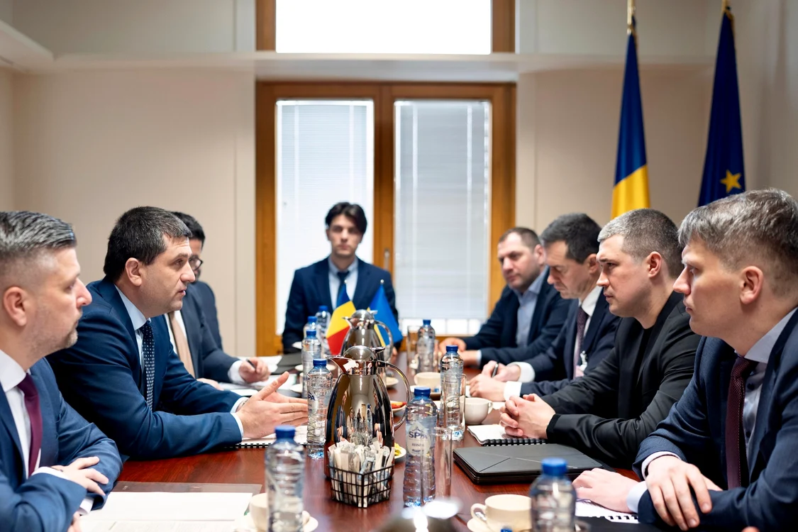 Radu Miruta și Mykhailo Fedorov FOTO Facebook / MApN - Onoare si Patrie