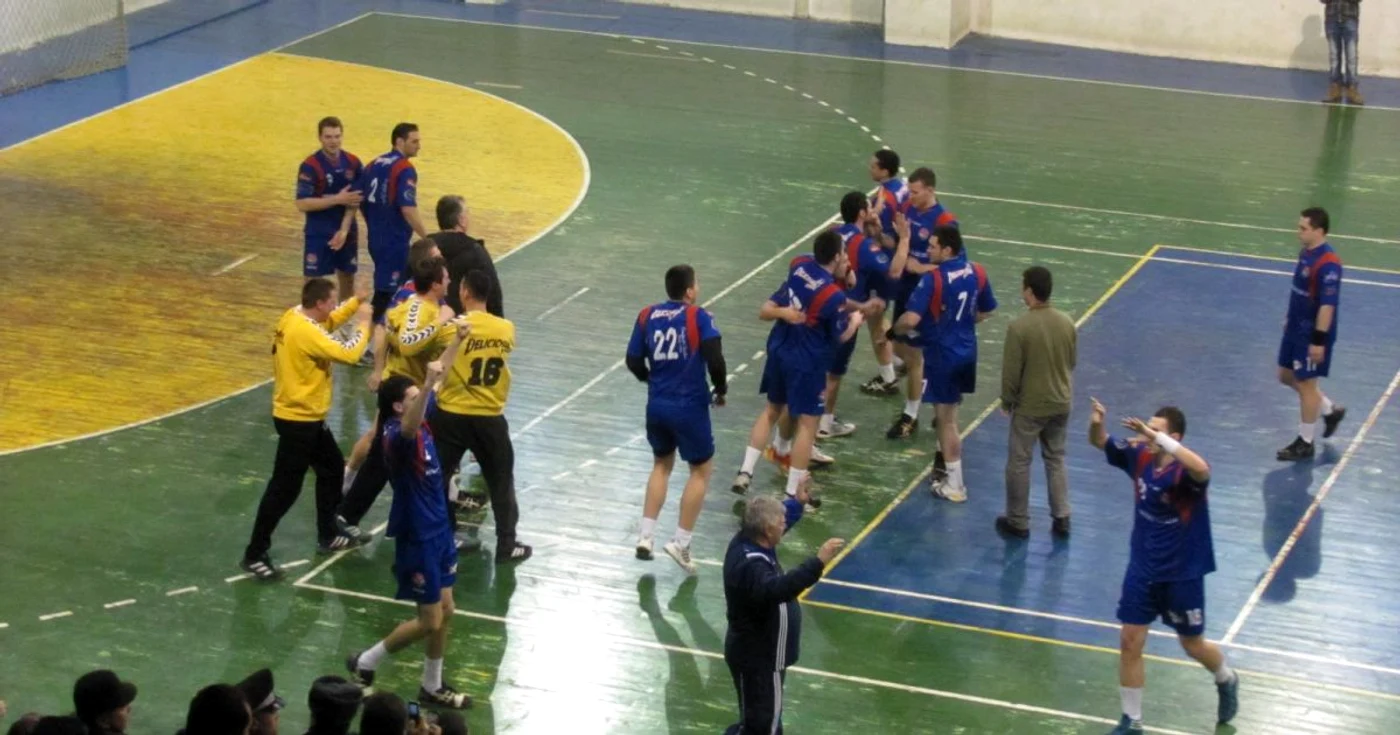 Handbaliştii vasluieni au sărbătorit victoria