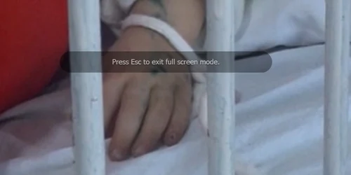 Copii legaţi de pat în spital