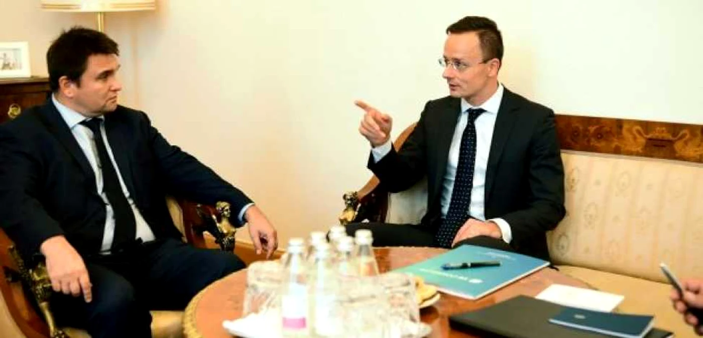 Şeful diplomaţiei ucrainene, Pavlo Klimkin şi omologul său ungur, Peter Szijjartó