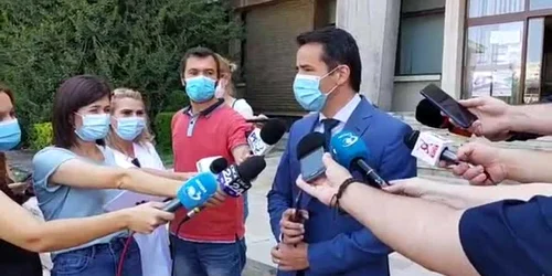 5f1ff1705163ec42716db1aa jpg