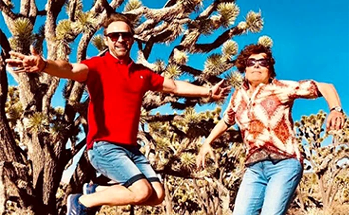 Alături de colegul de trupă