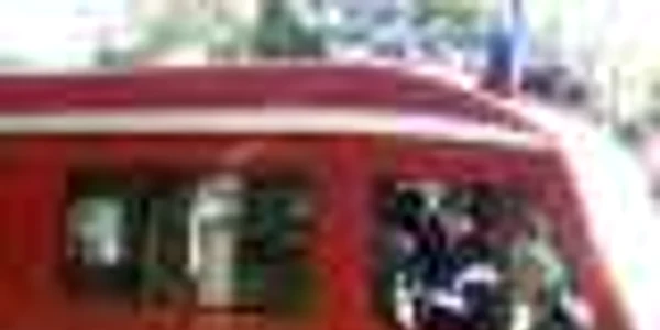 Reşiţa: Un bărbat a fost lovit în cap de coşul de gunoi smuls de motociclistul vitezoman