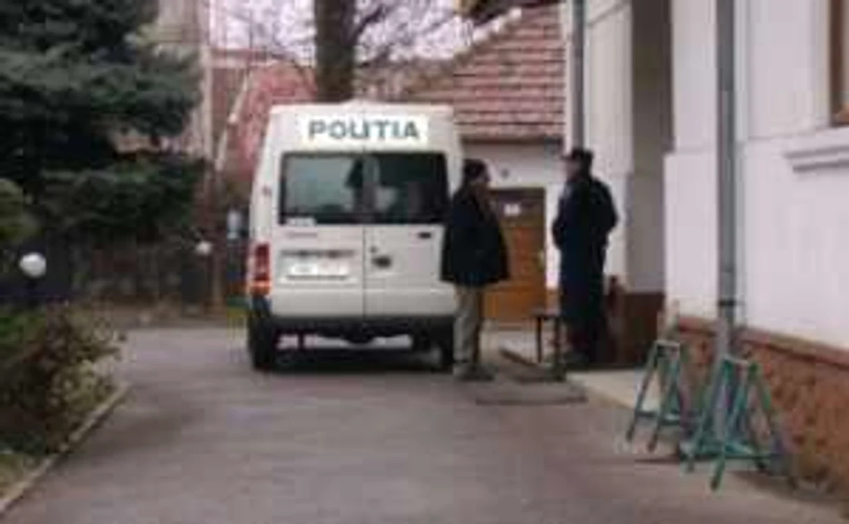 Tânărul va fi prezentat astăzi Parchetului Local