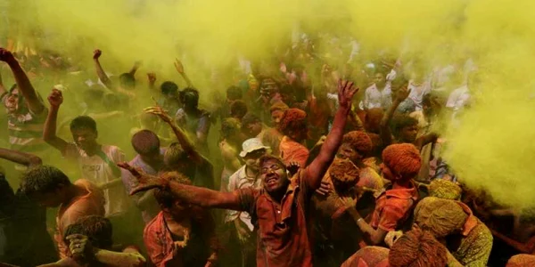 festivalul holi afp