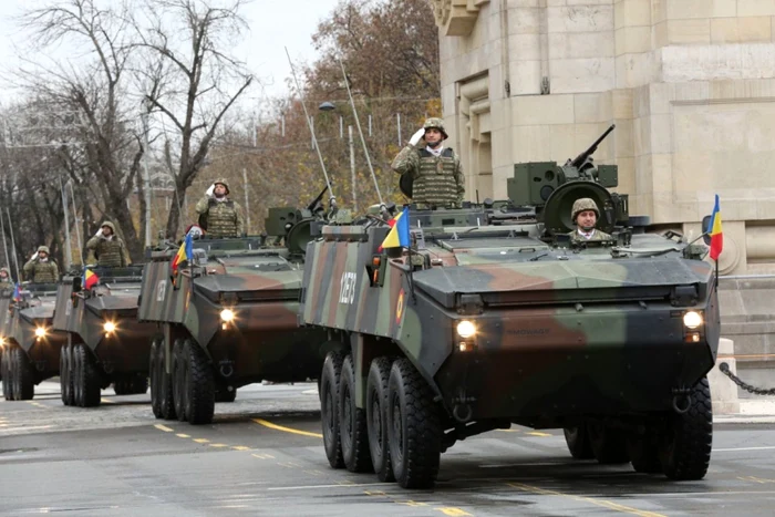 Militarii vor defila cu mai multe categorii moderne de armament Foto Valentin Ciobârcă