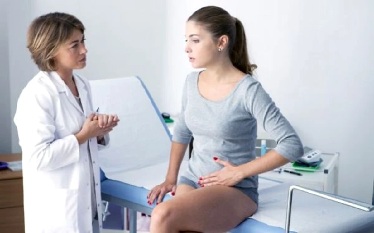 
    Endometrioza dă dureri pelvine, dureri de spate, sângerări menstruale neregulate  