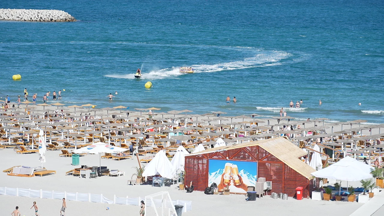 All Inclusive chiar și la două stele: Strategia disperată a hotelierilor de pe litoral pentru a-i readuce pe români la mare