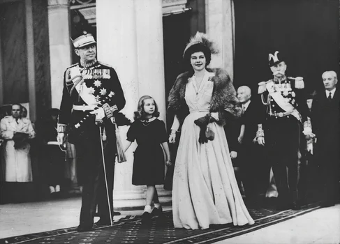 Regina Sofia a Spaniei cu părinții ei, Regele Pavlos și Regina Frederika ai Greciei. FOTO: Profimedia