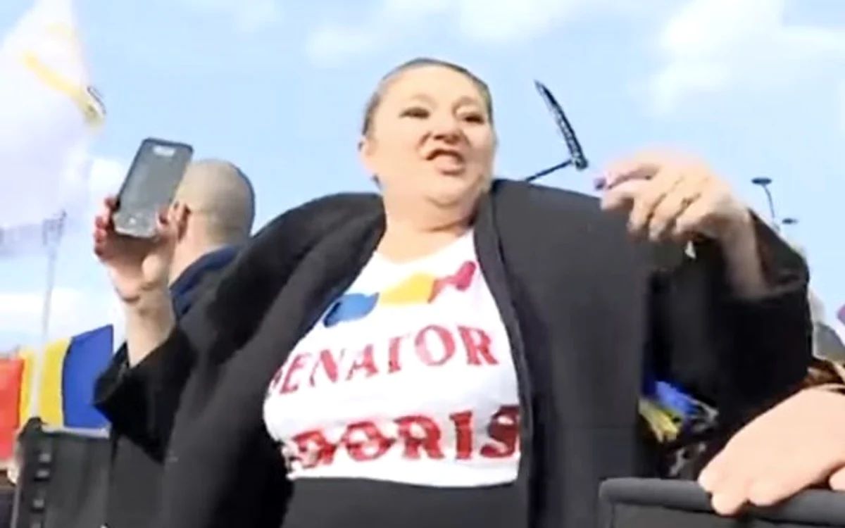 
    Diana Șoșoacă s-a dezlănțuit la protest  