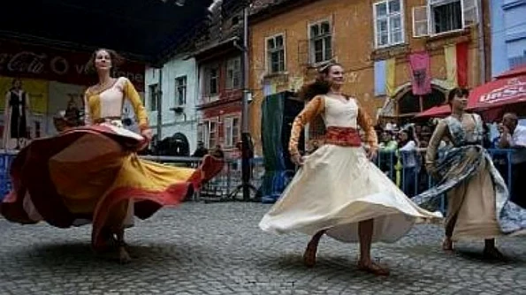 Festivalul "Sighişoara Medievală": Vizitatorii pot participa la o şcoală de dans medieval jpeg