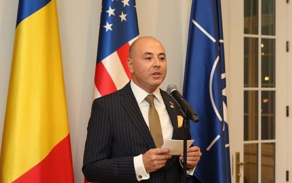 Nicușor Dan „va sta la aceeași masă cu Trump”. Ambasadorul României în SUA explică ce presupune statutul de observator