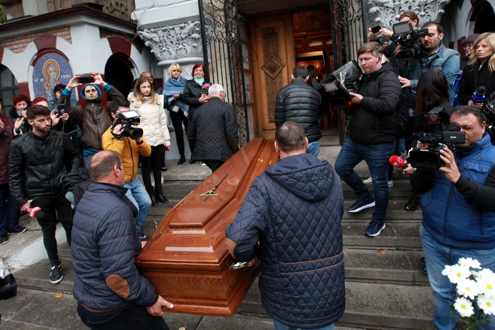 Fanii au venit să își ia "adio" de la solistul copilăriei lor