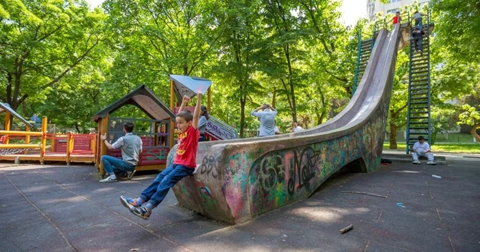 Toboganul de piatră din parcul Floreasca FOTO Arhivă Tudor Pop