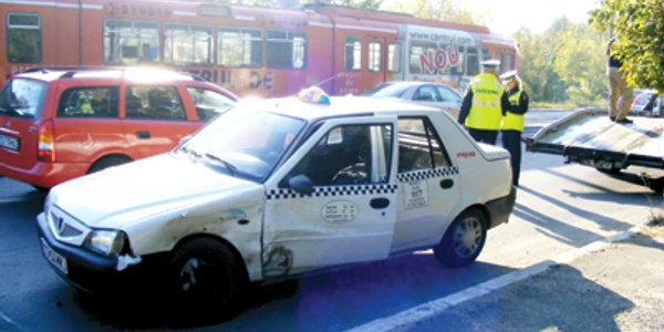 Resita: ORAŞUL PE SCURT / Bărbaţii fac mai multe accidente