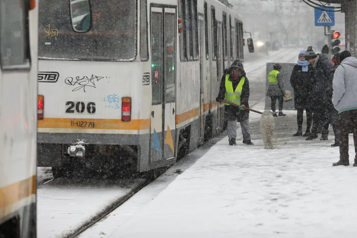 
    Meteorologii ANM au emis o prognoză specială pentru București, de astăzi (28 noiembrie), până vineri (30 noiembrie). Vântul nebun și frigul ne vor face zile greleFOTO: INQUAM  