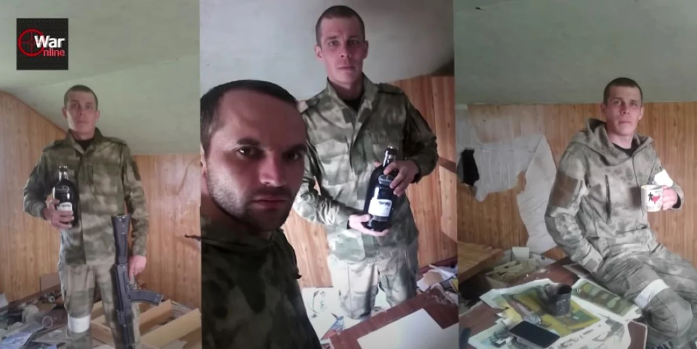 Vladislav Diatlov alături de un alt militar.