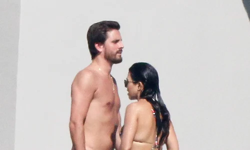 Exclusive    Kourtney Kardashian And Scott Disick Arrive In Los Cabos For Romantic Getaway **NO USE W/O PRIOR AGREEMENT   CALL FOR PRICING** jpeg