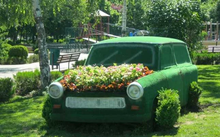 Trabantul şi-a recăpătat aspectul de dinainte de vandalizare. FOTO SGU Ploieşti