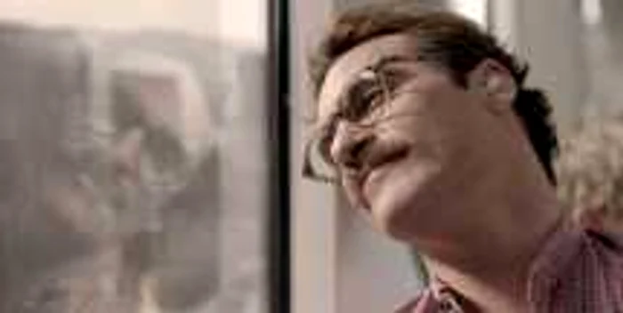 Joaquin Phoenix se îndrăgosteşte de un sistem de operare în filmul Her