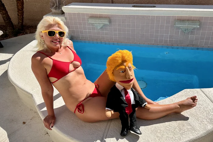 April Brucker, alături de una din jucăriile sale iubite (Foto: Profimedia)