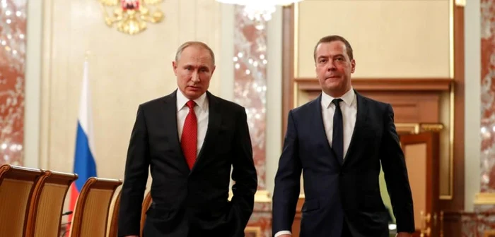 Vladimir Putin si Dmitri Medvedev FOTO EPA-EFE