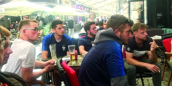 sase suporteri francezi au confundat Bucurestiul cu Budapesta
