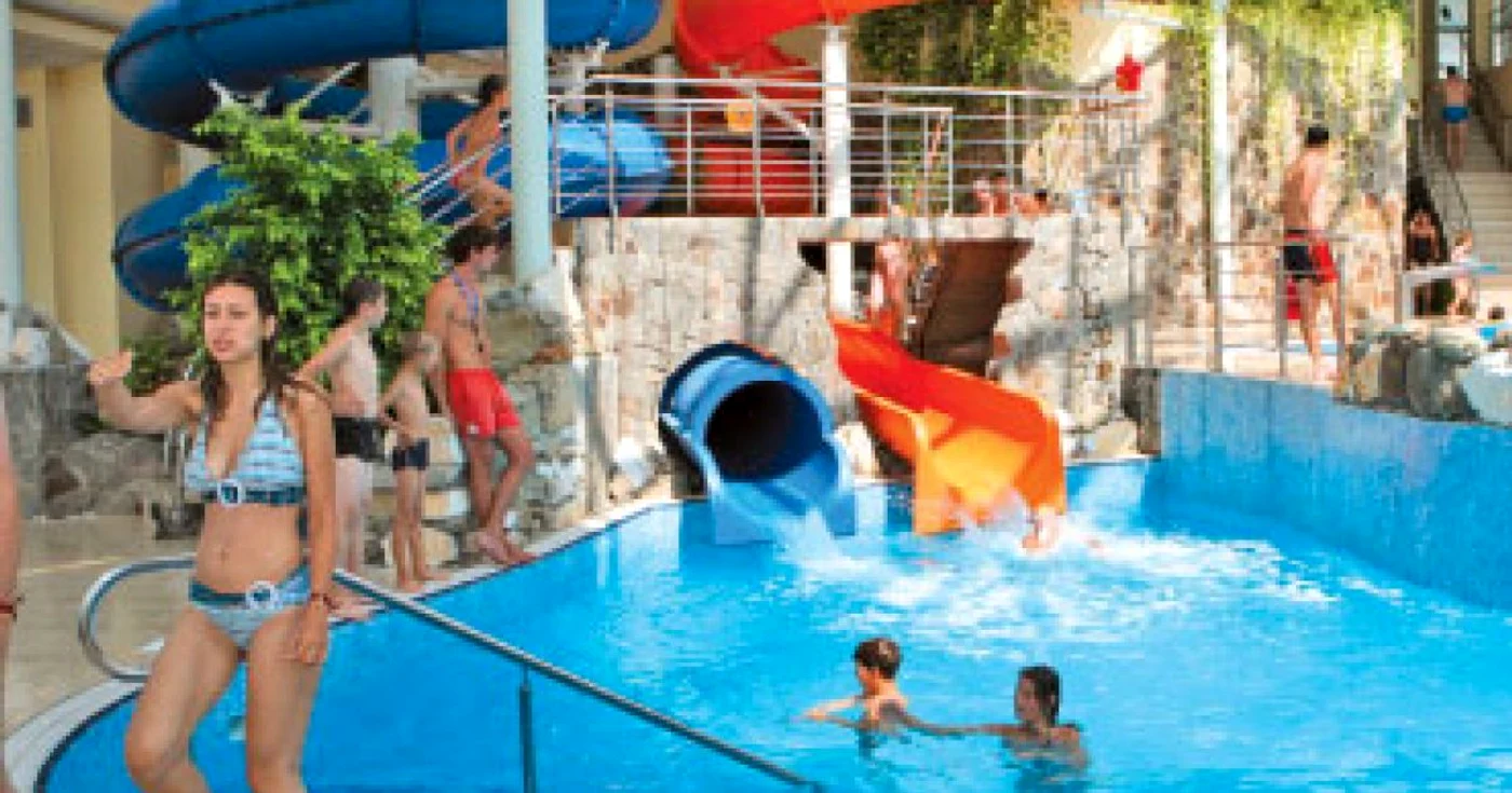 De Revelion, distracţie în piscină la Braşov