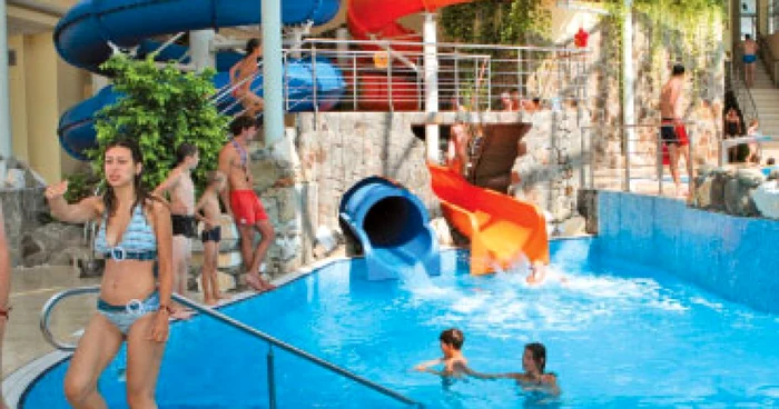 De Revelion, distracţie în piscină la Braşov