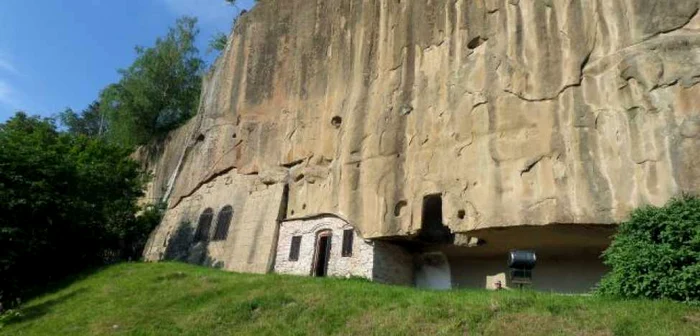 Mănăstirea Corbii de Piatră, o minune ce ar trebui inclusă în patrimoniul UNESCO FOTO: Denis Grigorescu