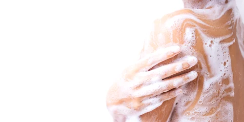 Femeie dus FOTO Shutterstock jpg