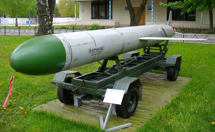 Racheta de tip Kh-55 Kent din era sovietică, la muzeu
