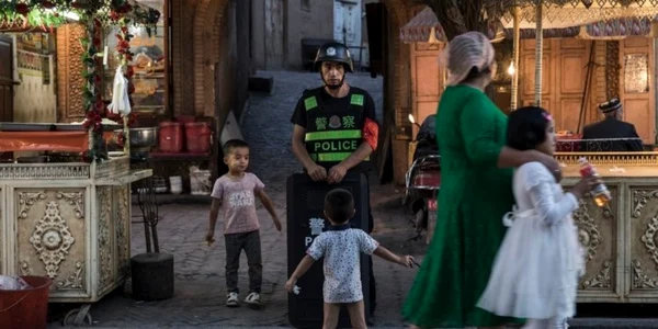 Minoritatea Uyghuri din China este supusă unor măsuri drastice de supraveghere Kevin Frayer/Getty/Bussines Insider