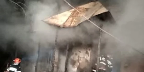 incendiu fierbinti