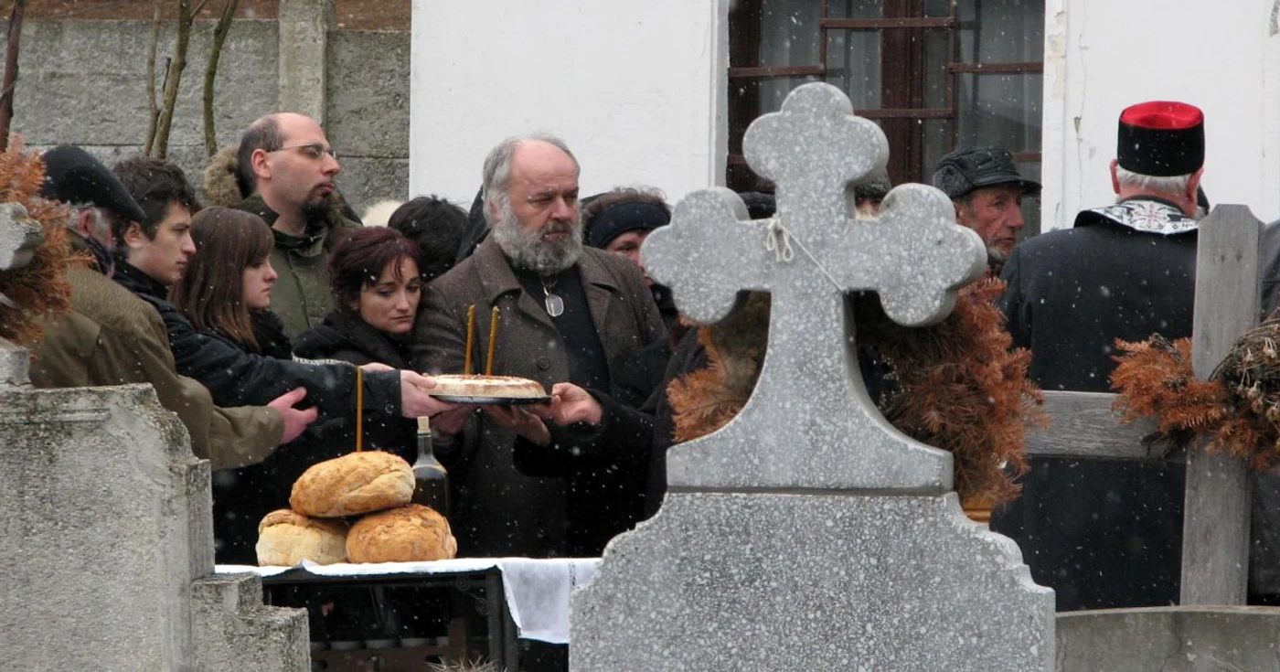 Soţul şi cele două fiice ale Georgetei Tănase sunt în stare de şoc. Foto. Ionuţ Dincă